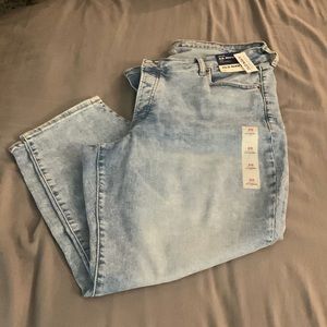 Brand New Old Navy jeans size 20